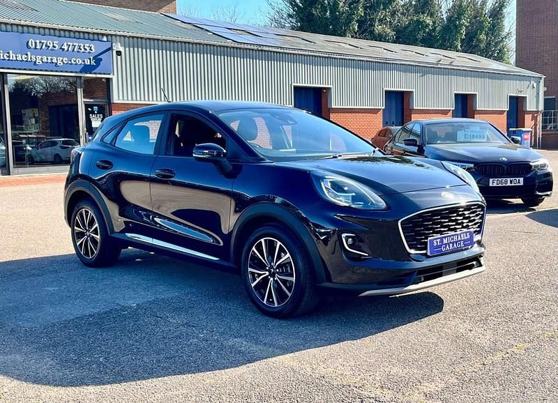 Używany Ford Puma Titanium 125 KM (91 kW) 2022 Czarny SUV