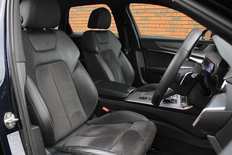 Used Audi A6 S-Line 286 HP (210 kW) 2019 Blue Estate