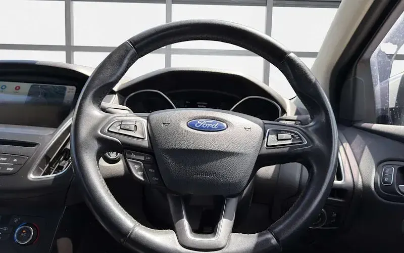 Used Ford Focus Titanium 120 HP (88 kW) 2017 Silver Hatchback