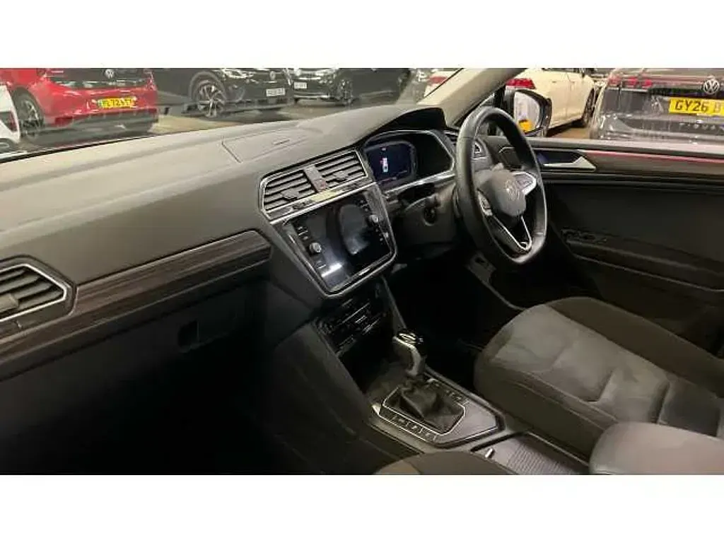 Used VW Tiguan Allspace Elegance 150 HP (110 kW) 2024 Grey SUV