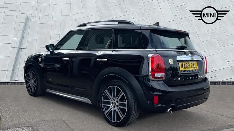 Begagnad Mini Cooper S Countryman Exclusive 221 HK (162 kW) 2019 Svart SUV
