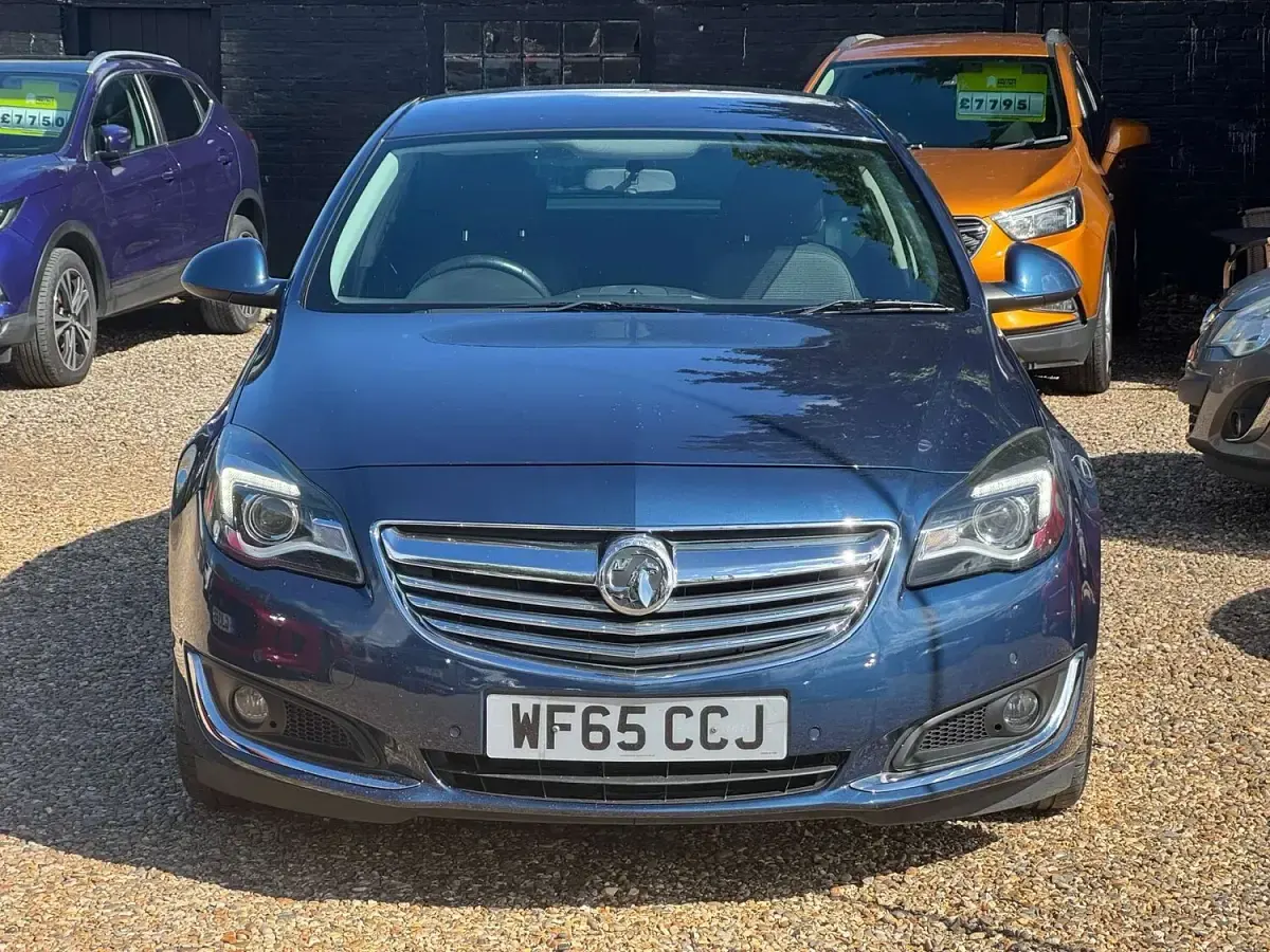 Used Vauxhall Insignia SRi 163 HP (119 kW) 2015 Blue Hatchback