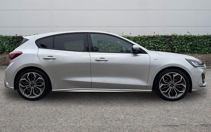 Used Ford Focus ST-Line X 125 HP (91 kW) 2024 Silver Hatchback