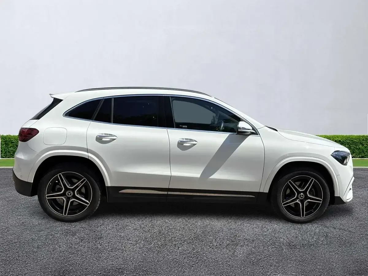 Used Mercedes GLA250 Executive 2025 White SUV
