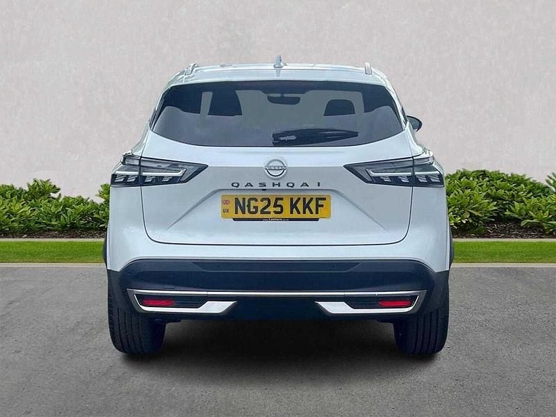 Used Nissan Qashqai Tekna 2025 White SUV