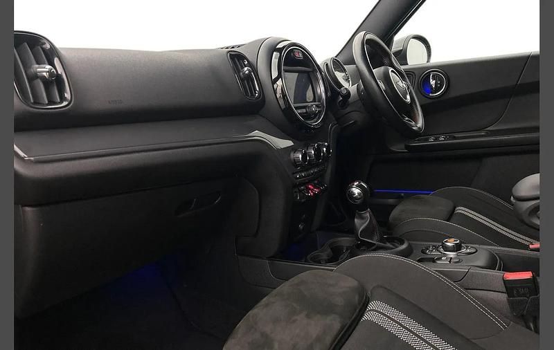 Used Mini Cooper D Countryman Sport 148 HP (108 kW) 2019 Silver SUV