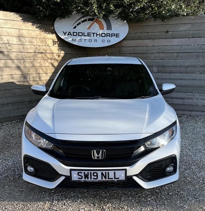 Used Honda Civic SR 120 HP (88 kW) 2019 White Hatchback