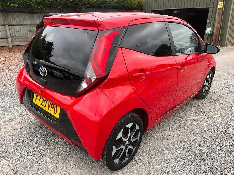 Used Toyota Aygo Trend 72 HP (52 kW) 2020 Red Hatchback