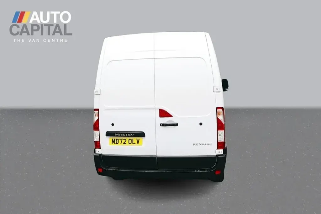 Used Renault Master Business 135 HP (99 kW) 2022 White MPV