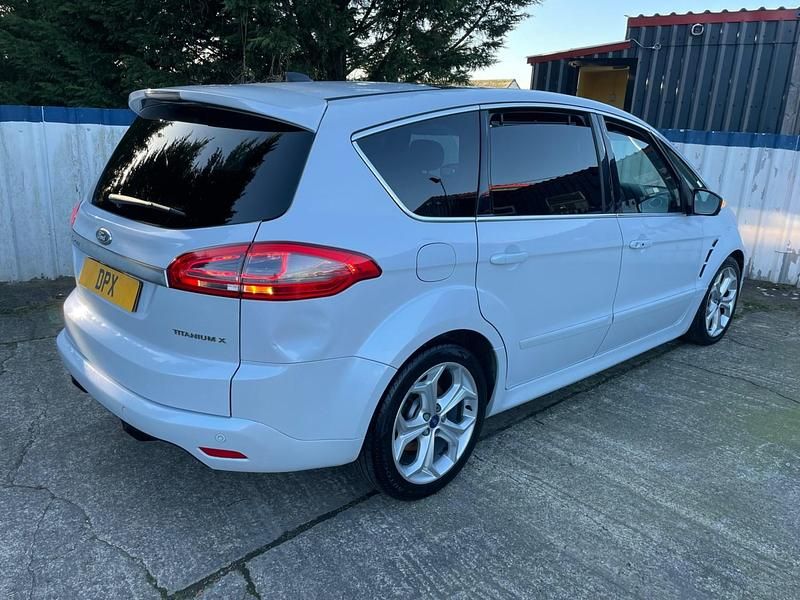 Używany Ford S-MAX Titanium X 163 KM (119 kW) 2015 Biały Minivan