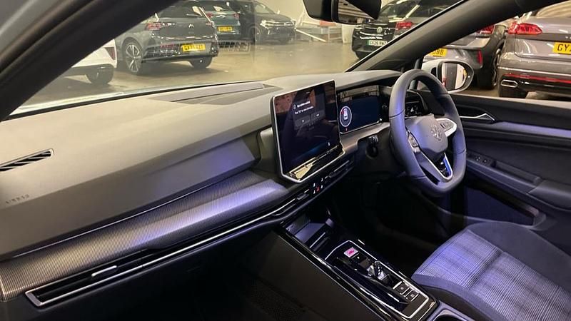 New VW Golf VIII GTE 272 HP (200 kW) 2026 Crystal ice blue metallic Hatchback