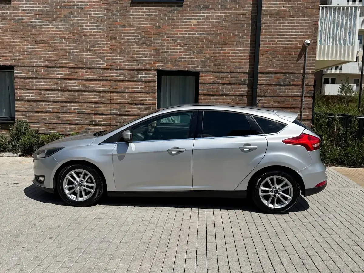 Used Ford Focus Zetec 2015 Silver Hatchback
