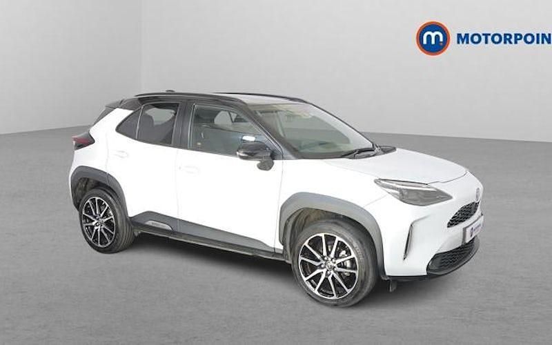 Used Toyota Yaris Hybrid Sport 116 HP (85 kW) 2023 White Estate