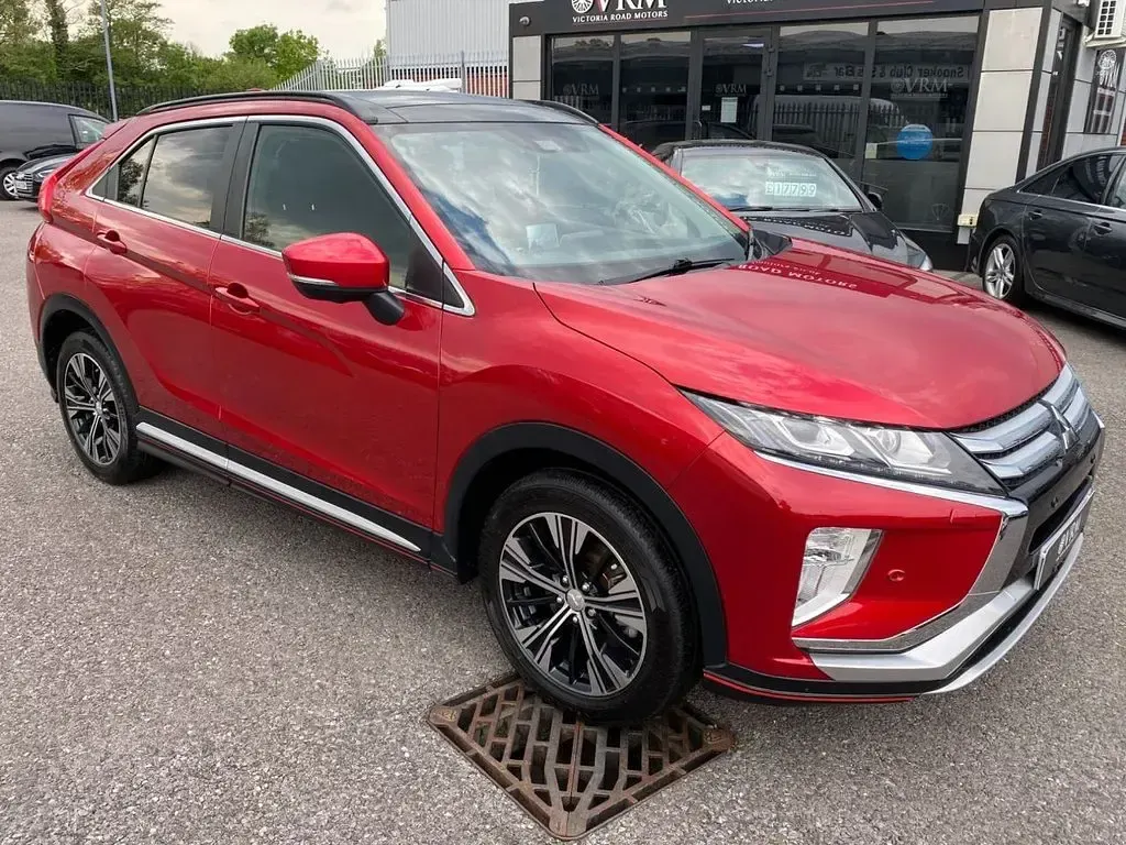 Used Mitsubishi Eclipse Edition 163 HP (119 kW) 2018 Red Hatchback