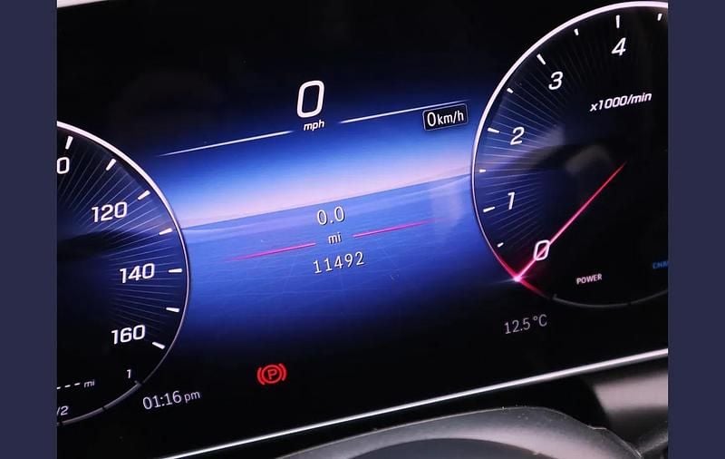 Used Mercedes GLC300e AMG Line Premium Plus 254 HP (186 kW) 2025 Blue SUV