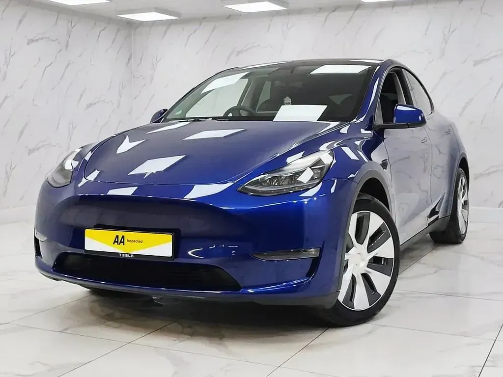 Begagnad Tesla Model Y 282 kW (384 HK) 2022 Blå SUV