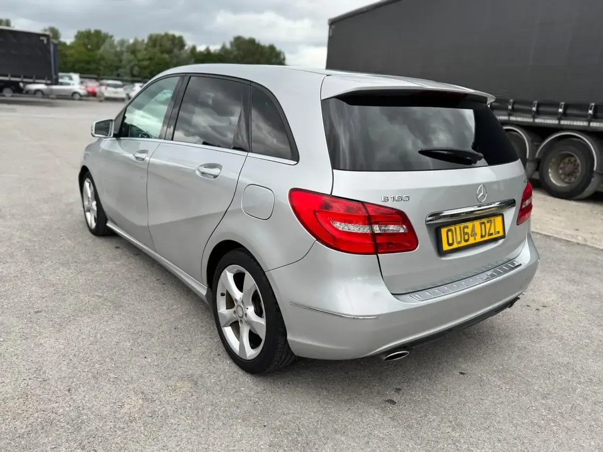 Used Mercedes B180 109 HP (80 kW) 2015 Silver Hatchback