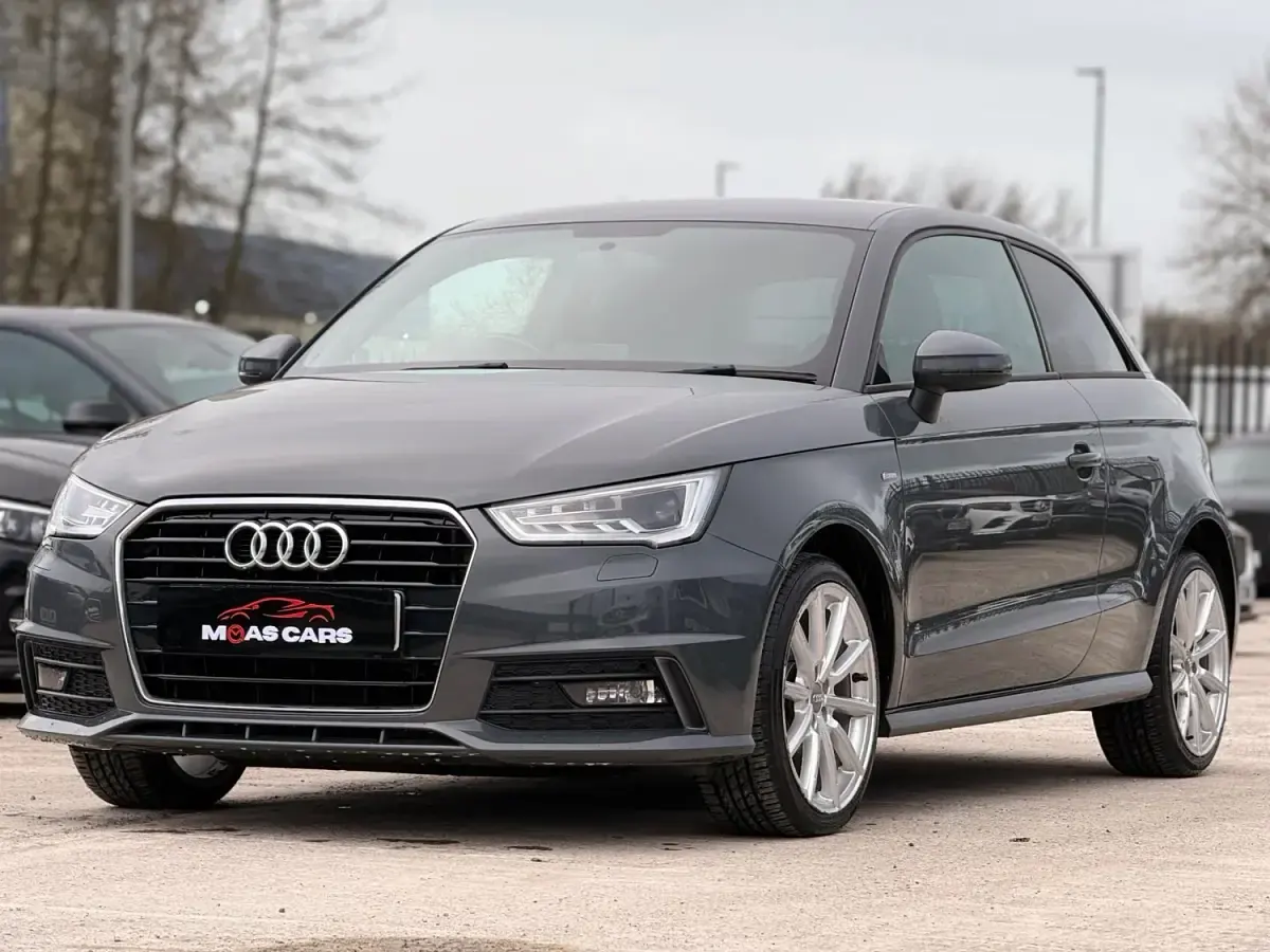 Usado Audi A1 S-Line 95 HP (69 kW) 2018 Cinzento Citadino