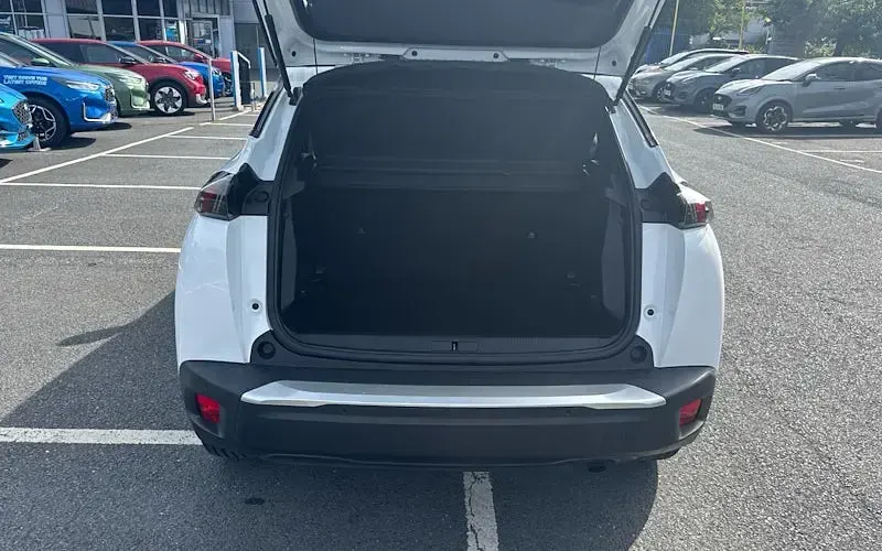 Second-hand Peugeot 2008 Active Premium 101 CP (74 kW) 2021 Alb SUV