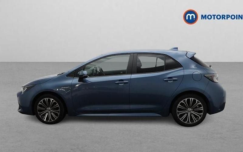 Used Toyota Corolla Design 122 HP (89 kW) 2022 Hatchback