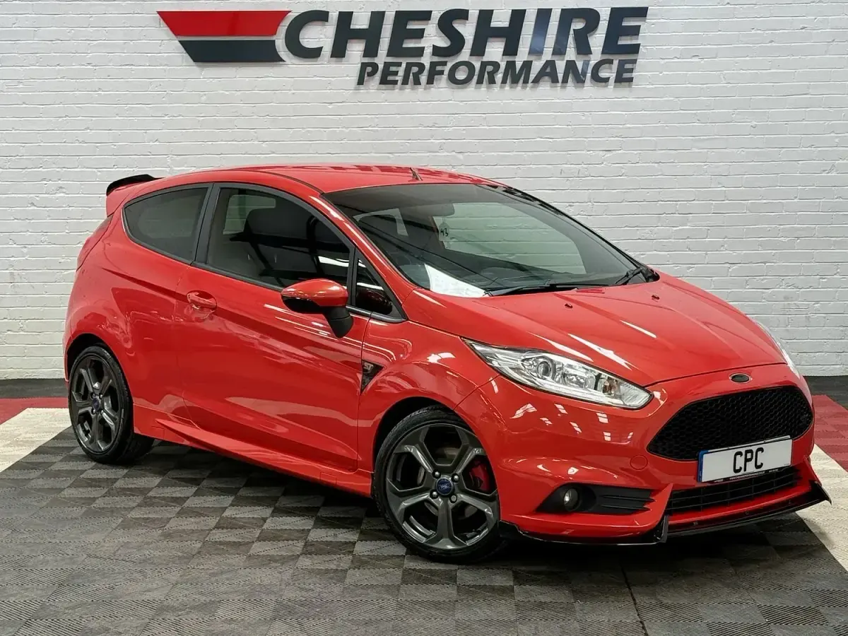 Used Ford Fiesta ST 250 HP (183 kW) 2016 Orange Hatchback