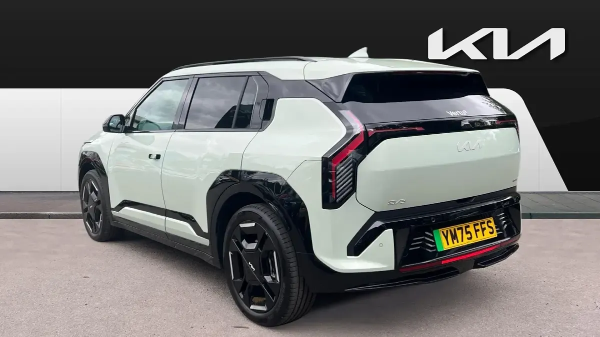 Used Kia EV3 GT-Line 147 kW (201 HP) 2025 Green SUV