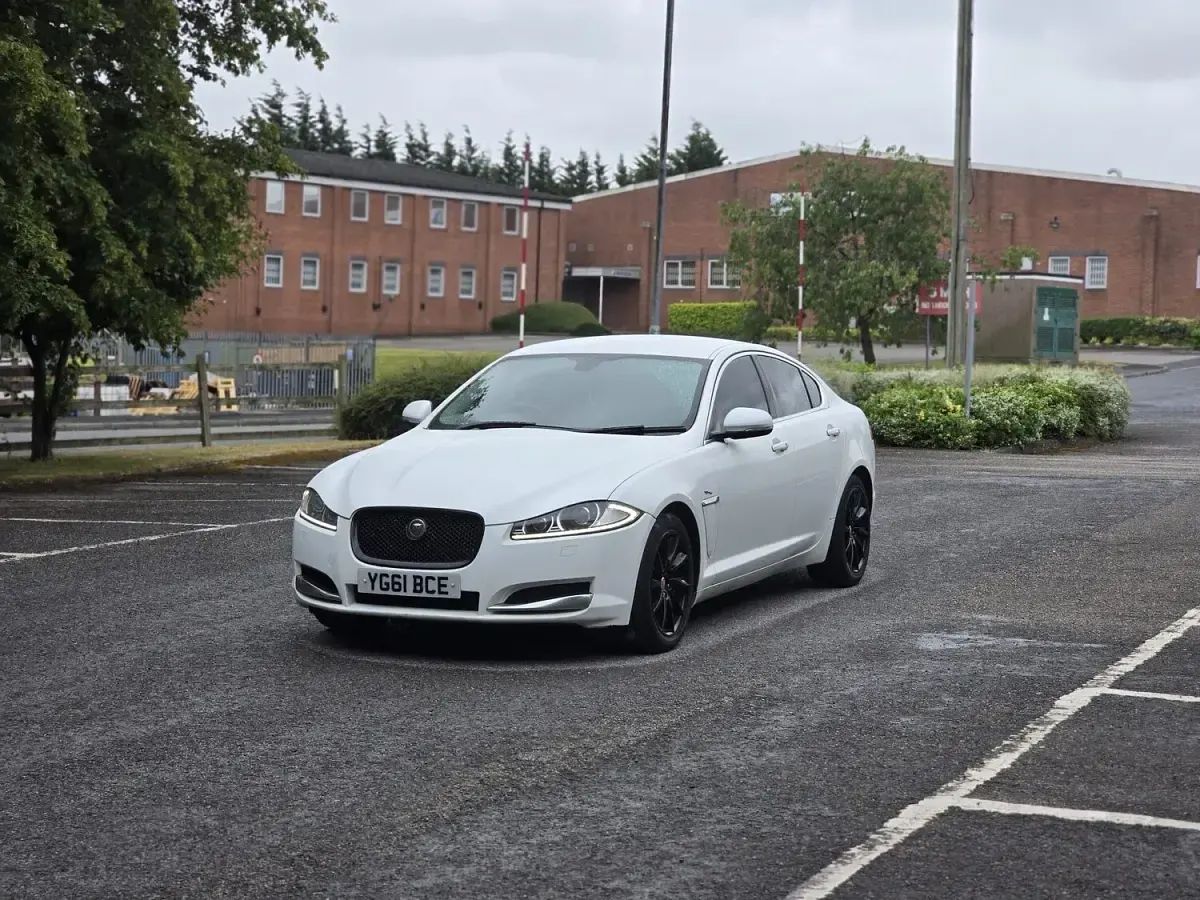 Used Jaguar XF Premium Luxury 190 HP (139 kW) 2011 White Sedan