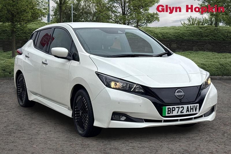Used Nissan Leaf N-Connecta 110 kW (150 HP) 2022 White Hatchback