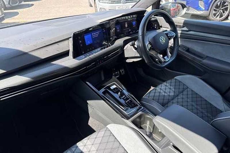 Używany VW Golf VIII 150 KM (110 kW) 2023