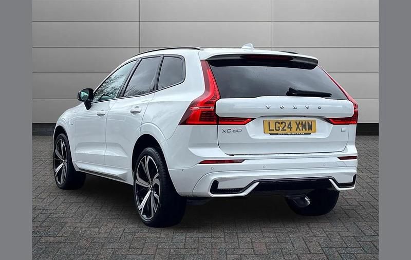 Second-hand Volvo XC60 Ultimate 449 CP (330 kW) 2024 Alb SUV