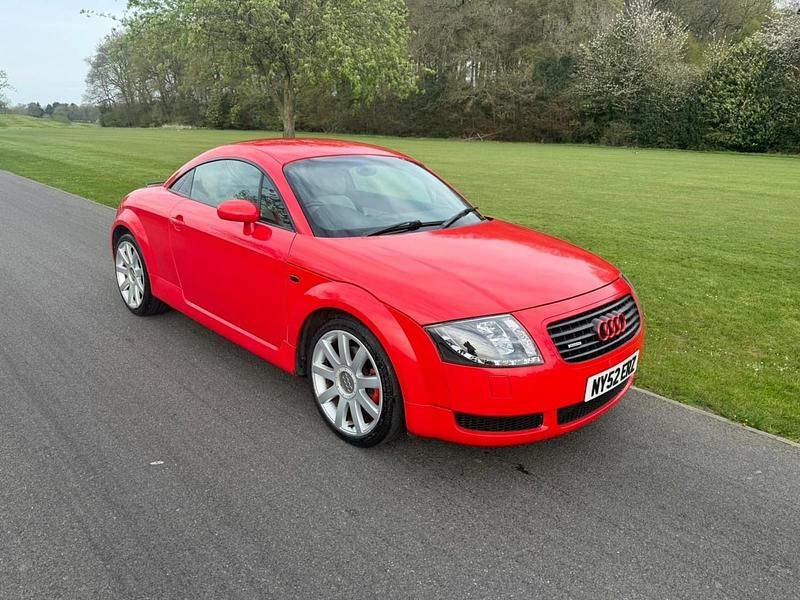 Begagnad Audi TT 225 HK (165 kW) 2003 Röd Sportkupé