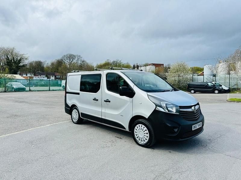 Used Vauxhall Vivaro 95 HP (69 kW) 2018 Silver