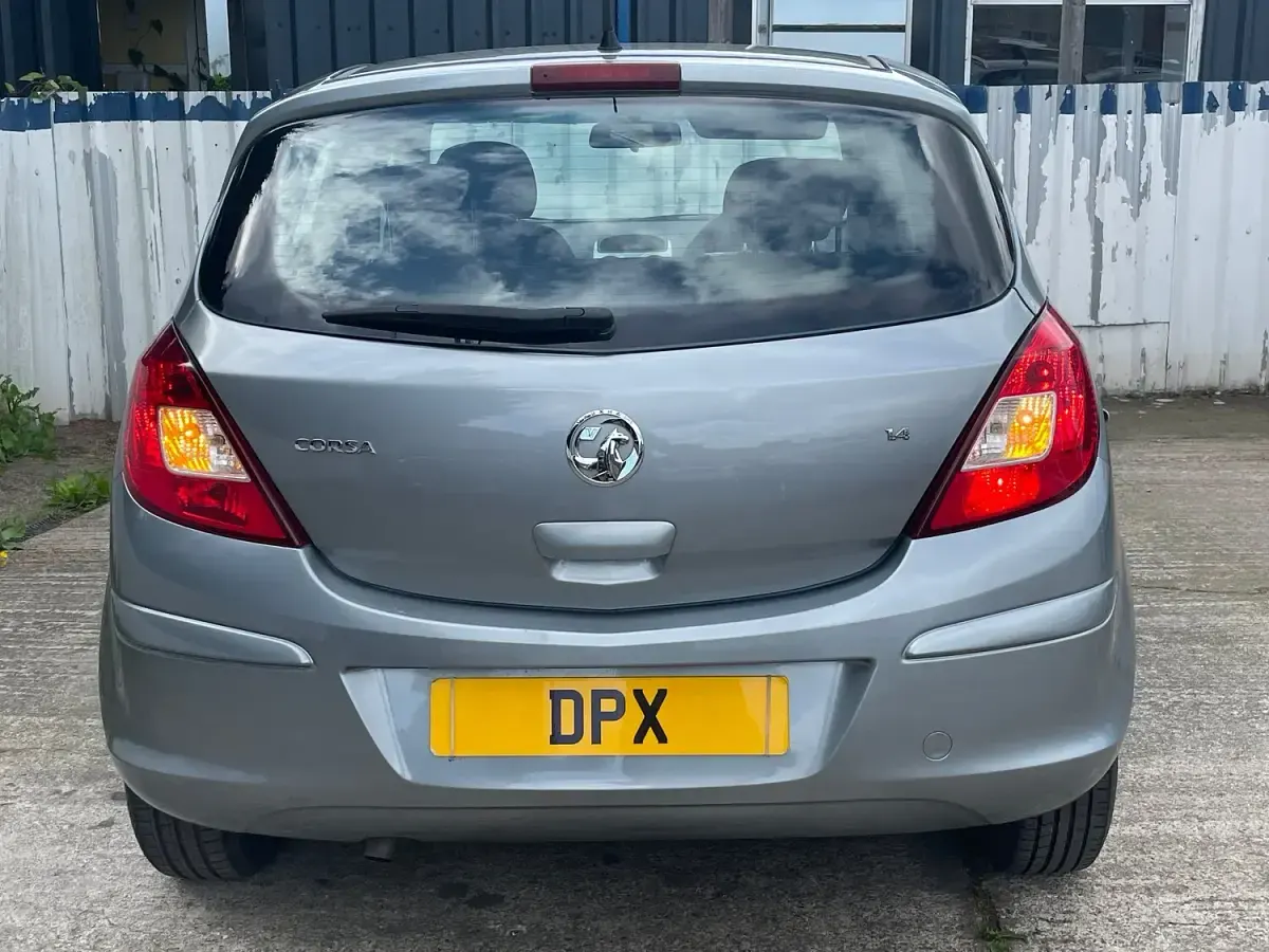 Used Vauxhall Corsa 90 HP (66 kW) 2012 Silver Hatchback