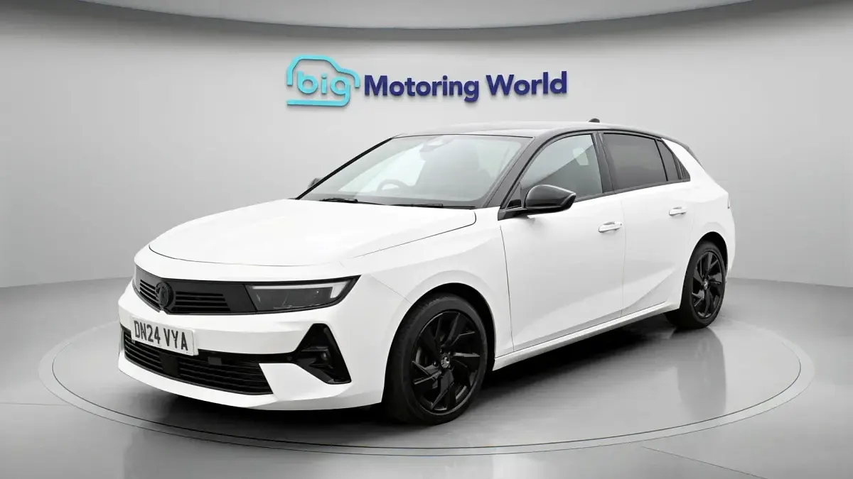 Second-hand Vauxhall Astra S 129 CP (94 kW) 2024 Alb Hatchback