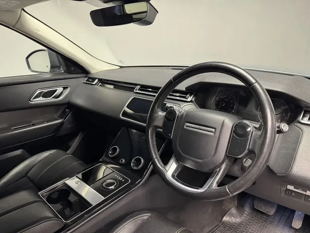 Used Land Rover Range Rover Velar S 180 HP (132 kW) 2018 Silver SUV