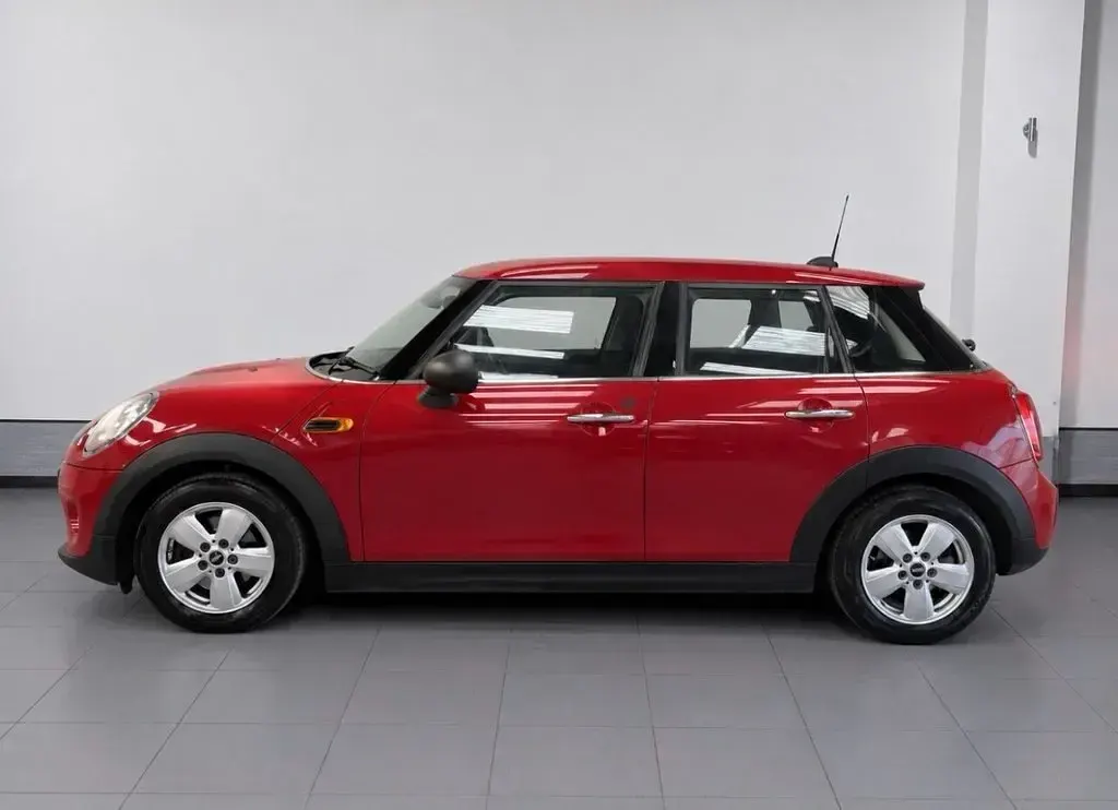 Used Mini ONE Hatch 102 HP (75 kW) 2015 Red Hatchback