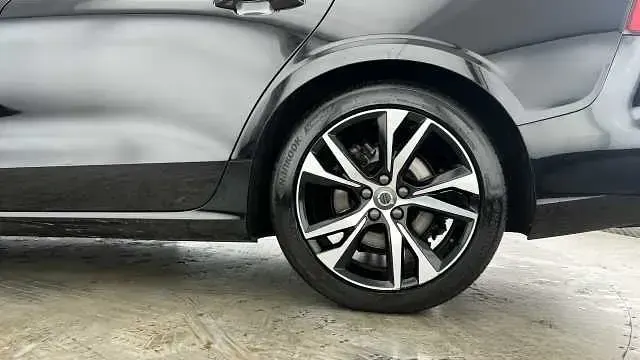 Used Volvo V60 R-Design 161 HP (118 kW) 2022 Estate
