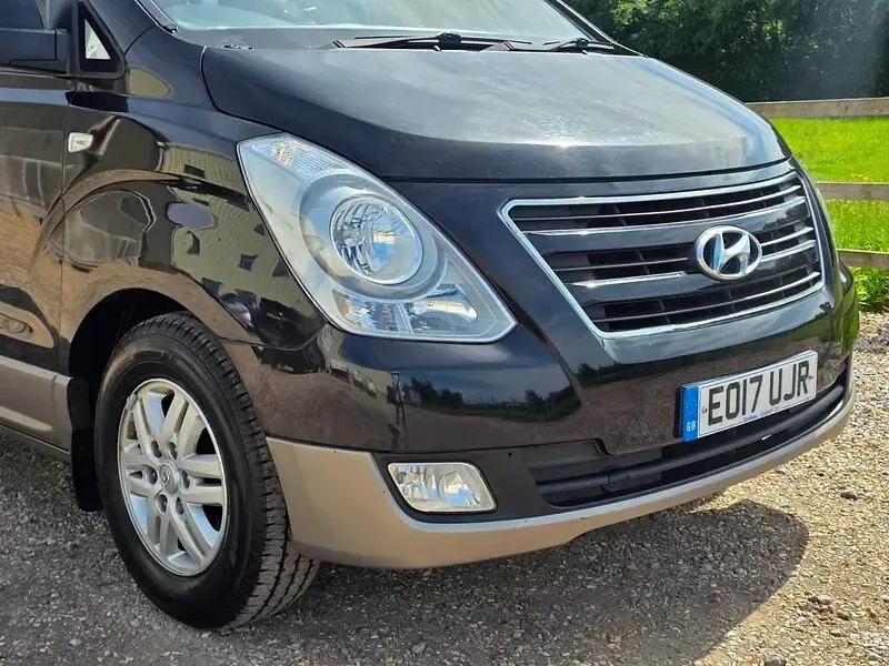 Used Hyundai I800 SE 2017 Black MPV