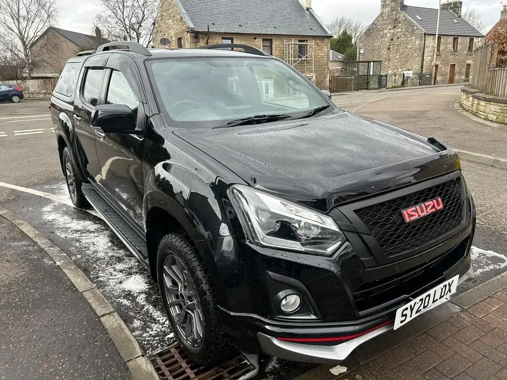 Begagnad Isuzu Pick up 164 HK (120 kW) 2020 Svart Pickup