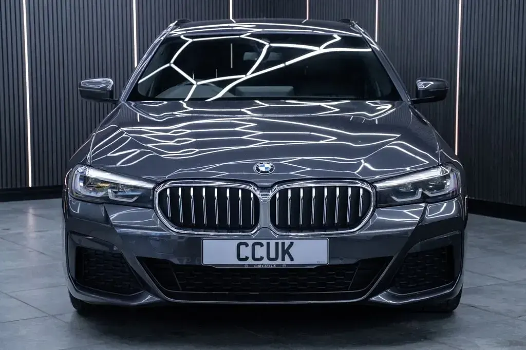 Begagnad BMW 520 M Sport 2021 Grå Kombi
