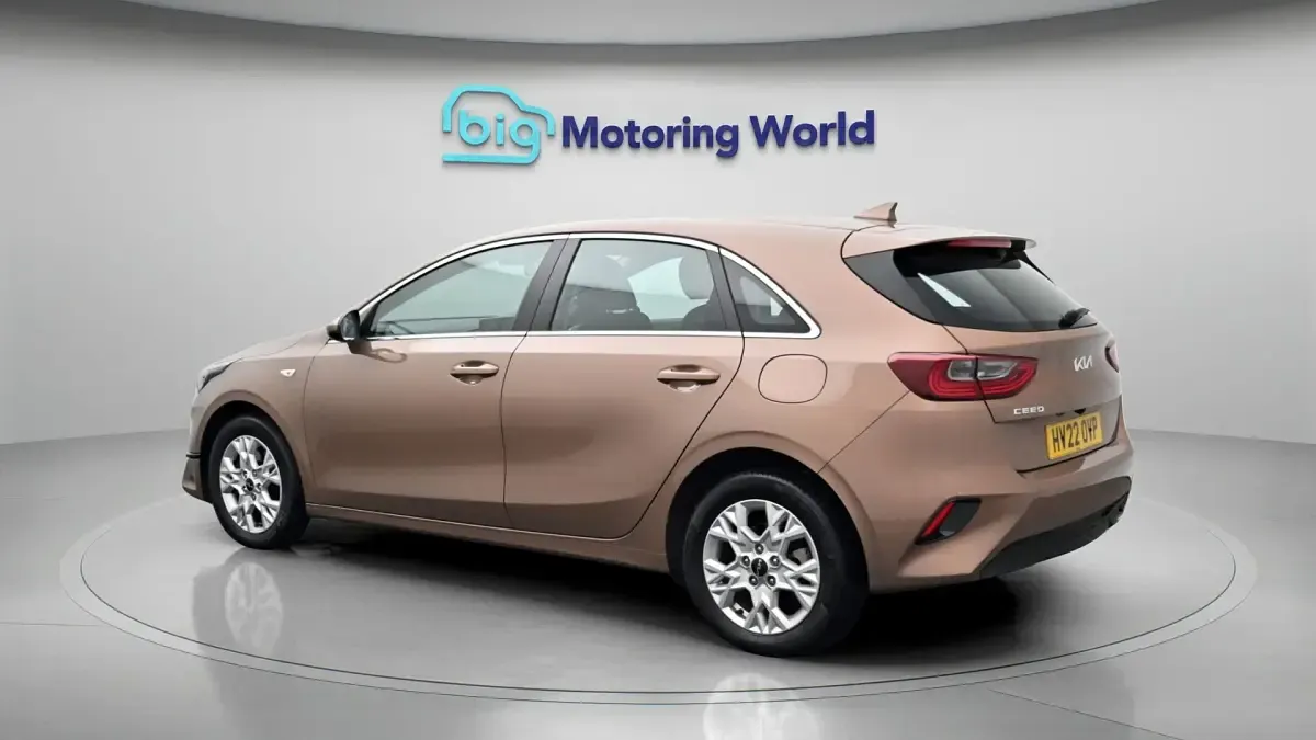 Used Kia Ceed 134 HP (98 kW) 2022 Bronze Hatchback