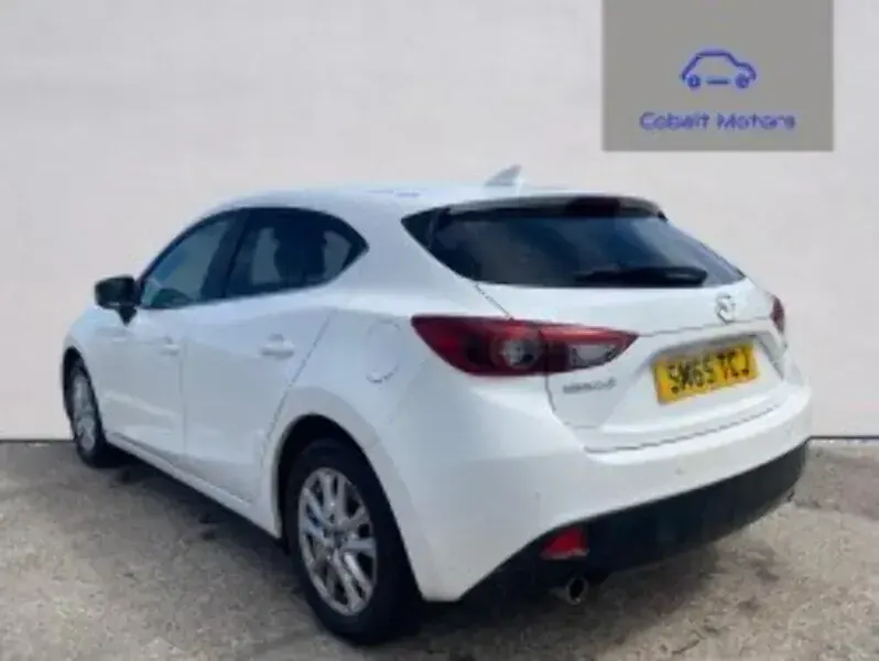 Used Mazda 3 165 HP (121 kW) 2015 White Hatchback