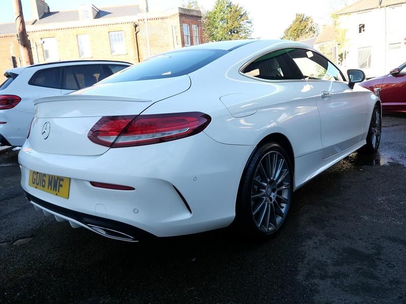 Used Mercedes C250 AMG Line Premium Plus 204 HP (150 kW) 2016 White Coupe