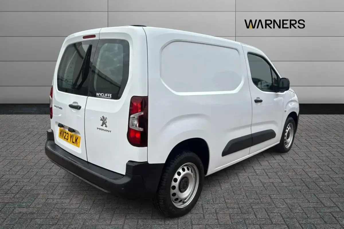Used Peugeot Partner Premium 102 HP (75 kW) 2023 White MPV