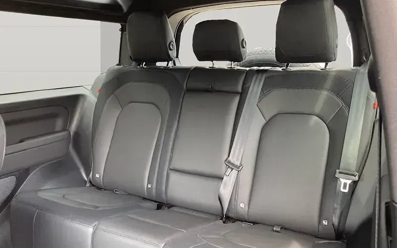 Used Land Rover Defender HSE Dynamic 249 HP (183 kW) 2025 SUV