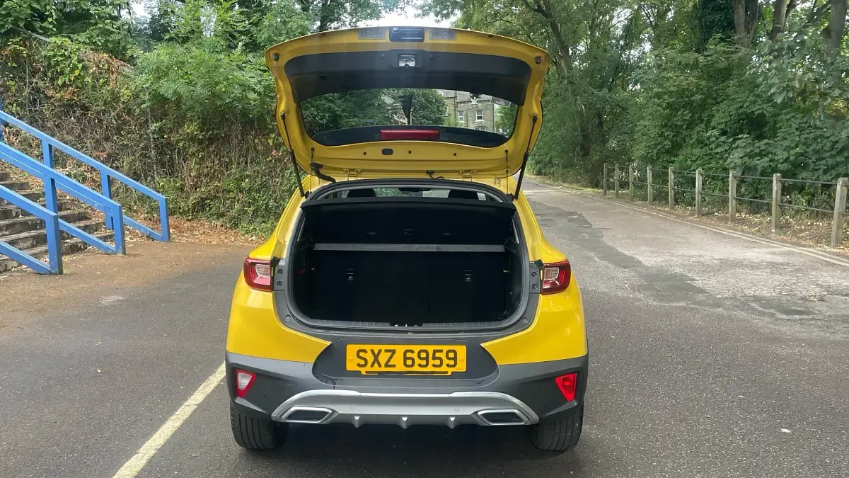 Used Kia Stonic GT-Line S 118 HP (86 kW) 2023 Yellow SUV