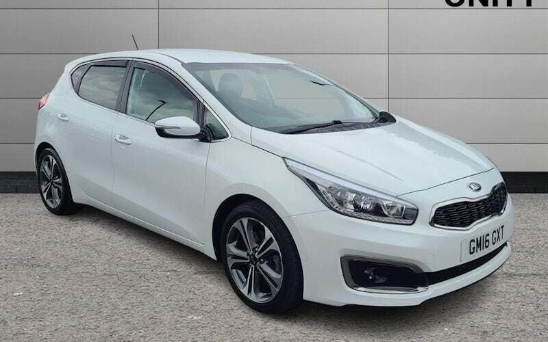 White Used 2016 Kia Ceed 4 Hatchback | £9,499 (Fair price) - Image 1/4