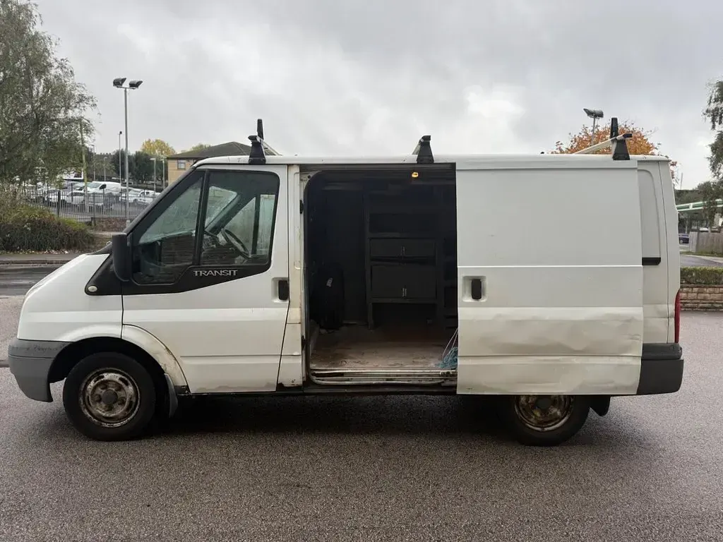 Used Ford Transit 85 HP (62 kW) 2011 White Van