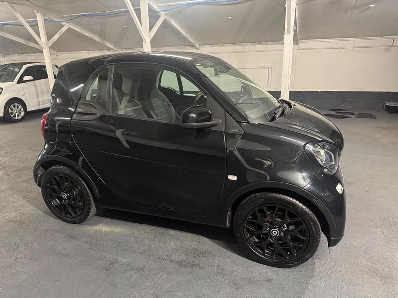 Black Used 2016 Smart ForTwo Coupé Coupe | £7,990 (Fair price) - Image 1/4