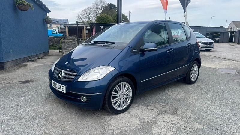 Begagnad Mercedes A160 Elegance 2010 Blå Halvkombi